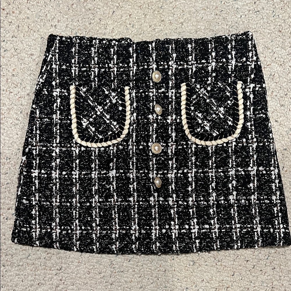 Chic Black and White Tweed Skirt